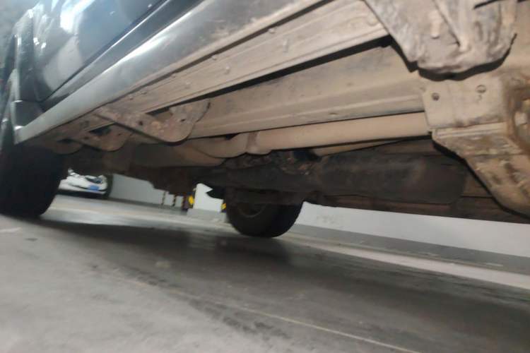 Used JMC Yusheng S350 2013 2.4T Automatic 2WD Diesel Luxury Edition 5 Seats Chassis Front Right