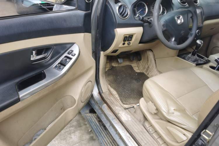 Used JMC Yusheng S350 2013 2.4T Two-Wheel-Drive Special Edition Driver Seat