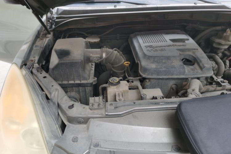 Used JMC Yusheng S350 2013 2.4T Two-Wheel-Drive Special Edition Engine Bay Right