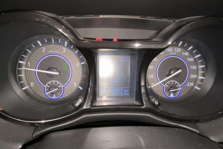 Used JMC Yusheng S350 2013 2.4T Automatic 4x4 Diesel Ultra-Luxury 5-Seater Instrument Cluster