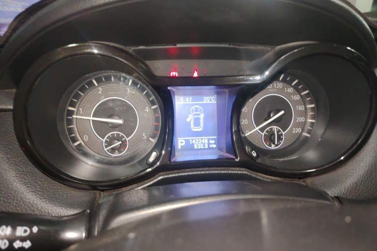 Used JMC Yusheng S350 2013 2.4T Automatic 2WD Diesel Luxury Edition 5 Seats Instrument Cluster