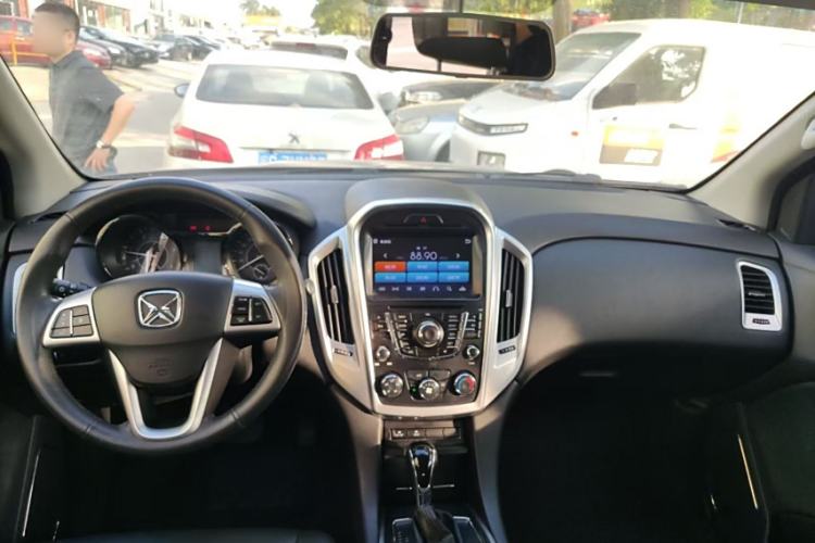 Used JMC Yusheng S350 2013 2.4T Automatic 2WD Diesel Luxury Edition 5 Seats Interior 6