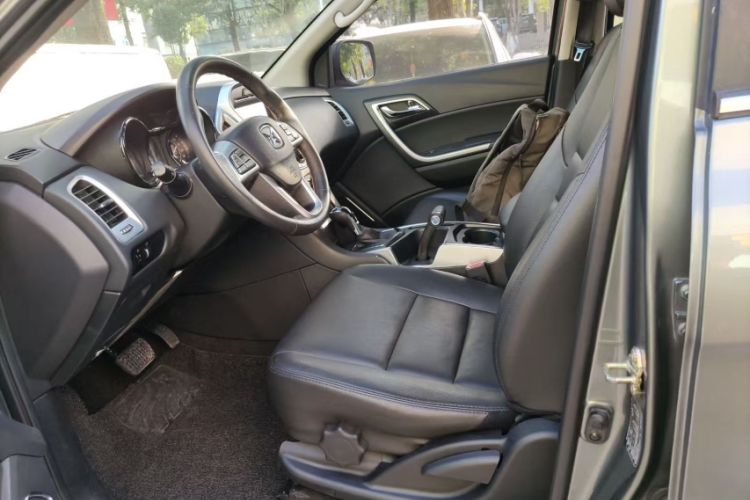 Used JMC Yusheng S350 2013 2.4T Automatic 2WD Diesel Luxury Edition 5 Seats Interior 9