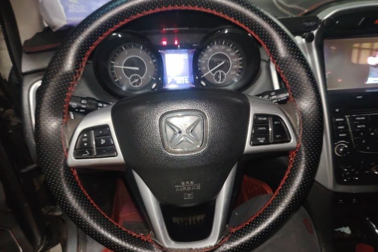 Used JMC Yusheng S350 2013 2.4T Automatic 2WD Diesel Luxury Edition 5 Seats Steering Wheel