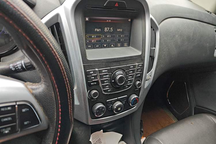 Used JMC Yusheng S350 2013 2.4T Two-Wheel-Drive Special Edition Audio And AC Panel