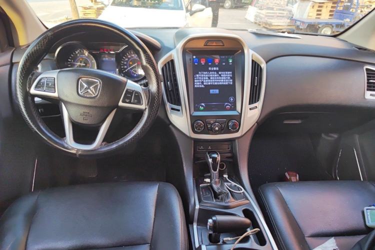 Used JMC Yusheng S350 2013 2.4T Automatic 2WD Diesel Luxury Edition 5 Seats Center Console