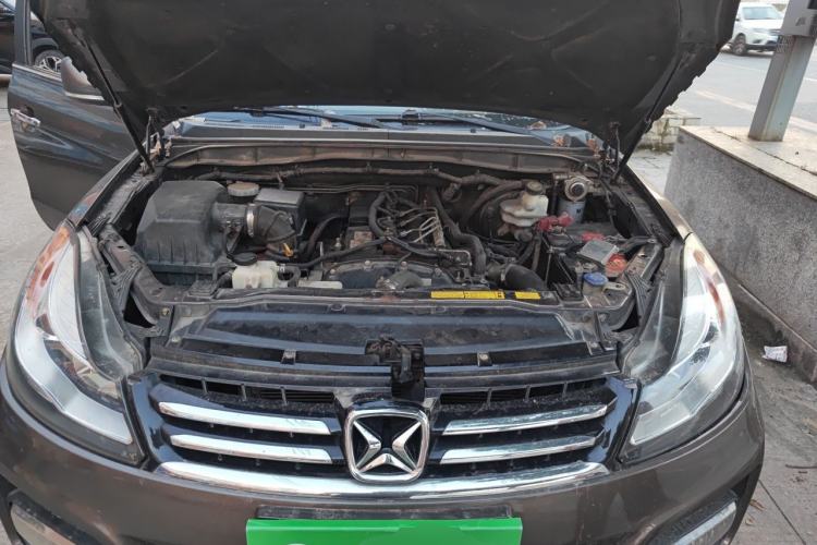 Used JMC Yusheng S350 2013 2.4T Automatic 2WD Diesel Luxury Edition 5 Seats Engine Bay