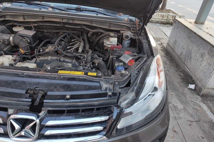 Used JMC Yusheng S350 2013 2.4T Automatic 2WD Diesel Luxury Edition 5 Seats Engine Bay Left