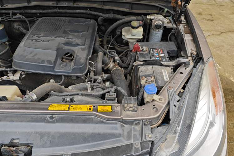 Used JMC Yusheng S350 2013 2.4T Two-Wheel-Drive Special Edition Engine Bay Left
