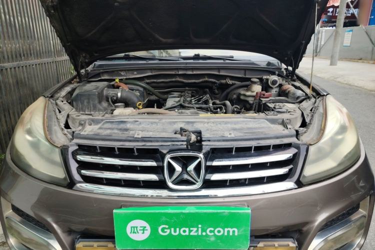 Used JMC Yusheng S350 2013 2.4T Automatic 4x4 Diesel Ultra-Luxury 5-Seater Engine Bay
