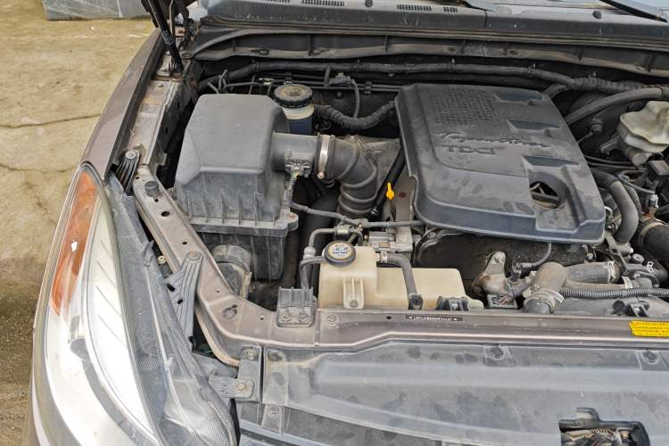 Used JMC Yusheng S350 2013 2.4T Two-Wheel-Drive Special Edition Engine Bay Right