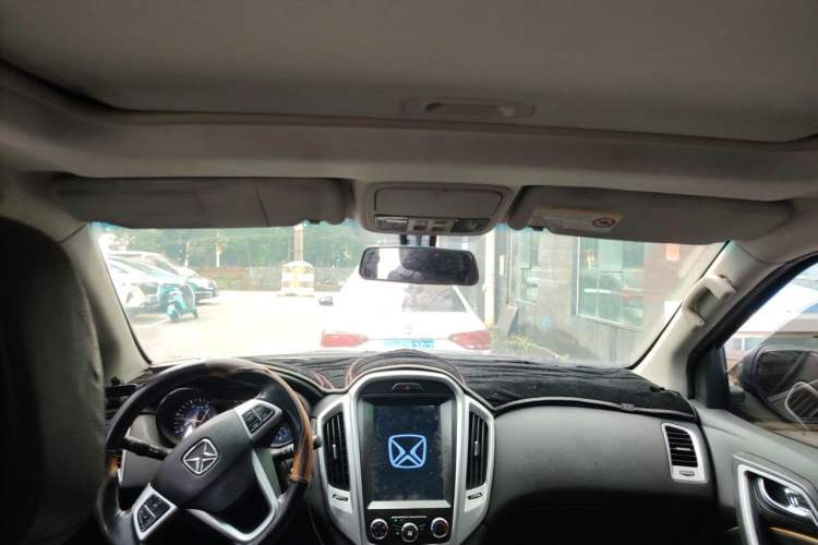 Used JMC Yusheng S350 2013 2.4T Automatic 4x4 Diesel Ultra-Luxury 5-Seater Headliner