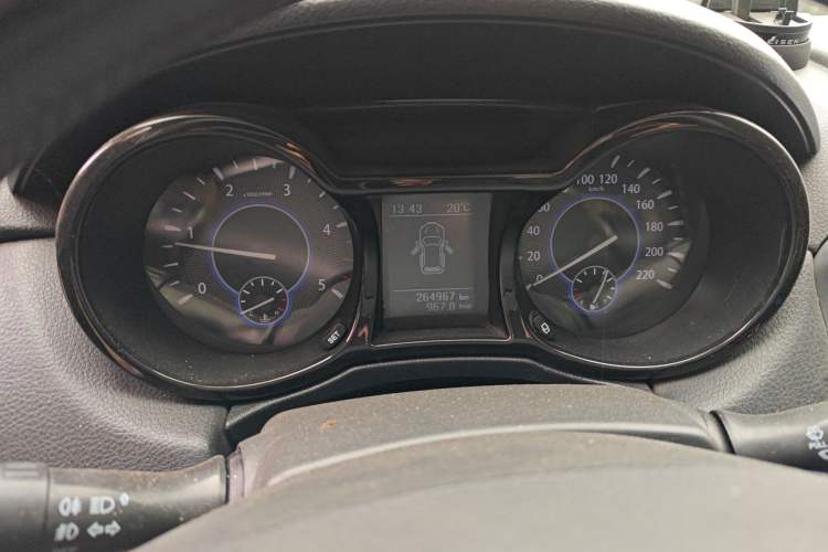 Used JMC Yusheng S350 2013 2.4T Two-Wheel-Drive Special Edition Instrument Cluster