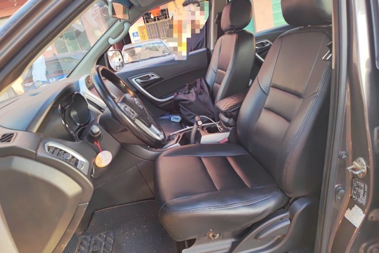 Used JMC Yusheng S350 2013 2.4T Automatic 2WD Diesel Luxury Edition 5 Seats Left Front Seat