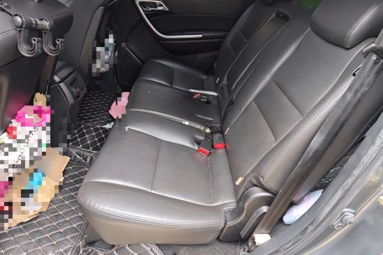 Used JMC Yusheng S350 2013 2.4T Automatic 2WD Diesel Luxury Edition 5 Seats Left Rear Seat