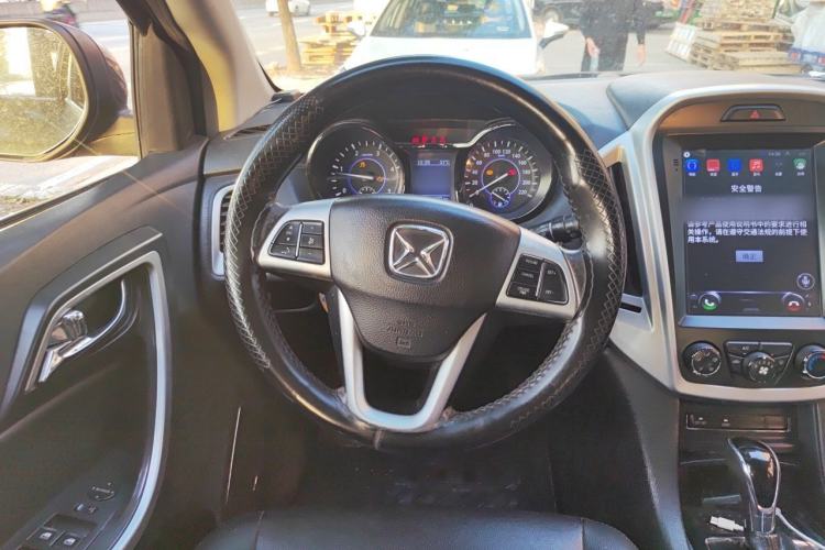 Used JMC Yusheng S350 2013 2.4T Automatic 2WD Diesel Luxury Edition 5 Seats Steering Wheel