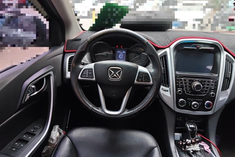 Used JMC Yusheng S350 2013 2.4T Automatic 2WD Diesel Luxury Edition 5 Seats Steering Wheel
