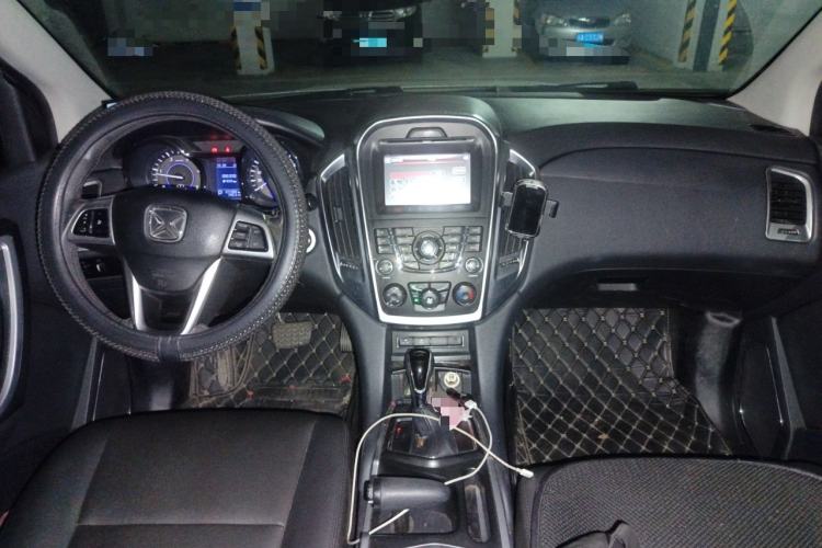 Used JMC Yusheng S350 2013 2.4T Automatic 2WD Diesel Ultra-Luxury 5-Seater Center Console