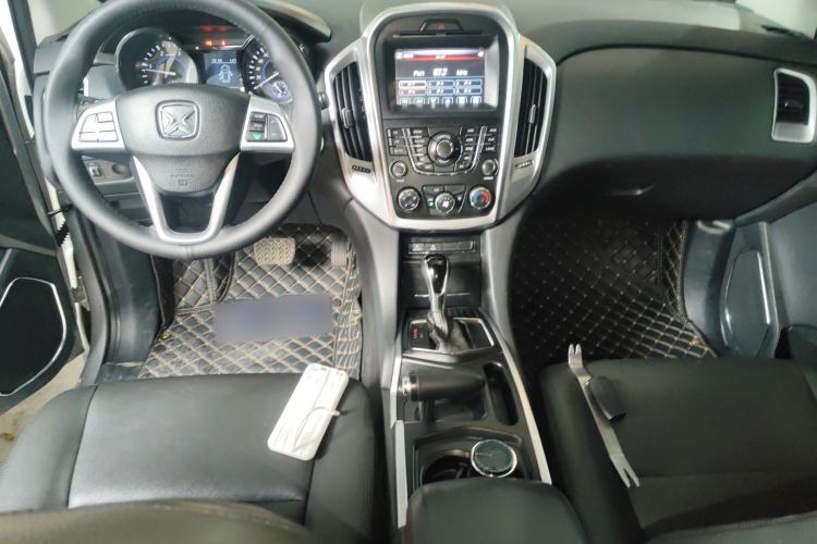Used JMC Yusheng S350 2013 2.4T Automatic 2WD Diesel Luxury Edition 5 Seats Center Console