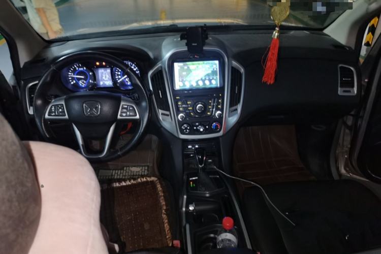 Used JMC Yusheng S350 2013 2.4T Automatic 2WD Diesel Luxury Edition 5 Seats Center Console