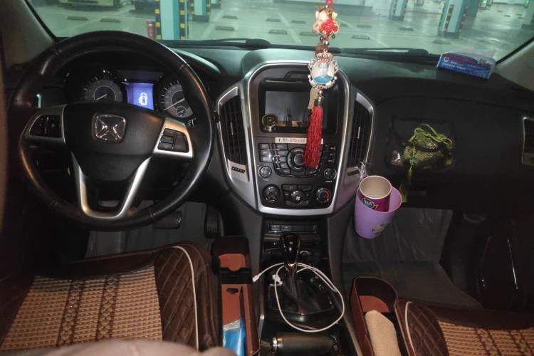 Used JMC Yusheng S350 2013 2.4T Automatic 2WD Diesel Ultra-Luxury 5-Seater Center Console