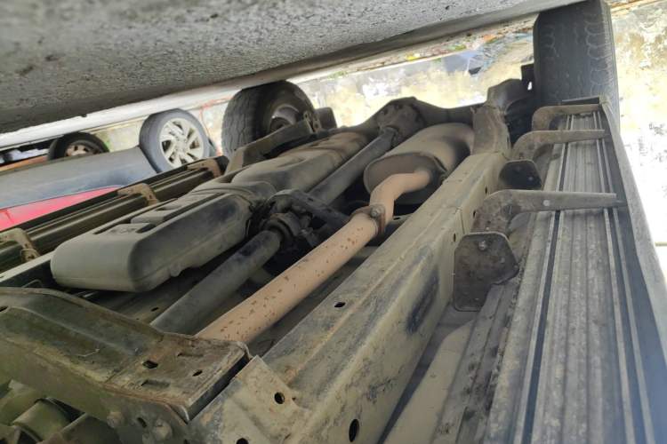 Used JMC Yusheng S350 2013 2.4T Two-Wheel-Drive Special Edition Chassis Front Right