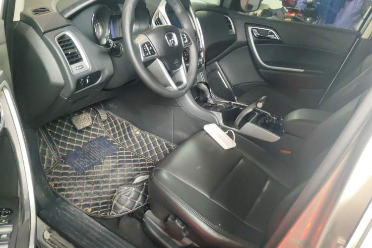 Used JMC Yusheng S350 2013 2.4T Automatic 2WD Diesel Luxury Edition 5 Seats Driver Seat