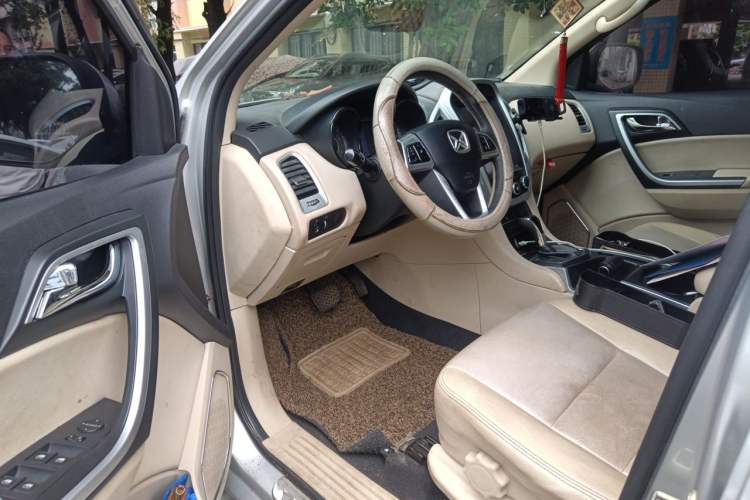Used JMC Yusheng S350 2013 2.4T Automatic 2WD Diesel Ultra-Luxury 5-Seater Driver Seat