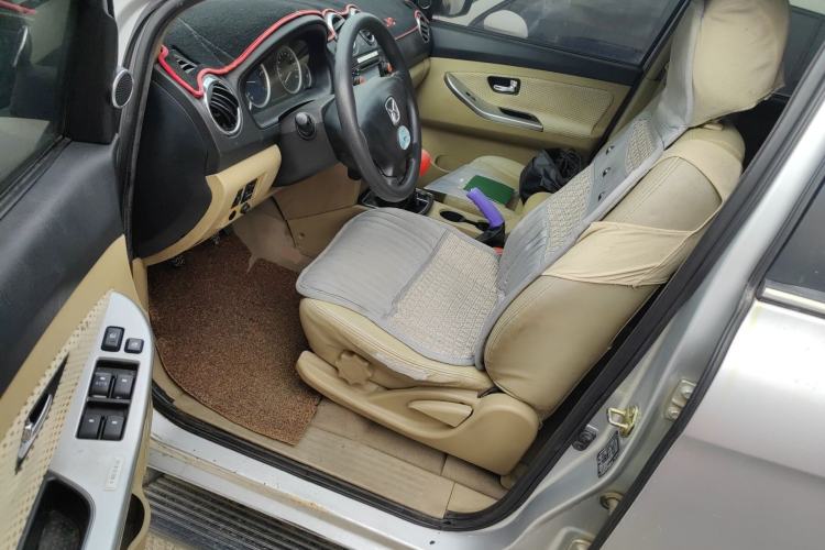 Used JMC Yusheng S350 2013 2.4T Two-Wheel-Drive Special Edition Driver Seat