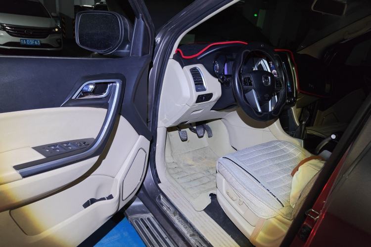 Used JMC Yusheng S350 2013 2.4T Manual Two-Wheel Drive Diesel Ultra-Luxury 5-Seater Driver Seat