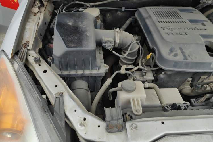 Used JMC Yusheng S350 2013 2.4T Two-Wheel-Drive Special Edition Engine Bay Right
