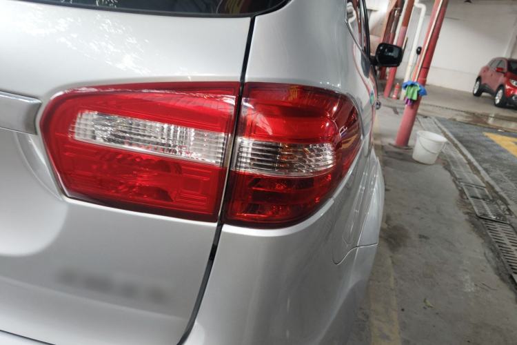 Used JMC Yusheng S350 2013 2.4T Automatic 2WD Diesel Luxury Edition 5 Seats Exterior 3
