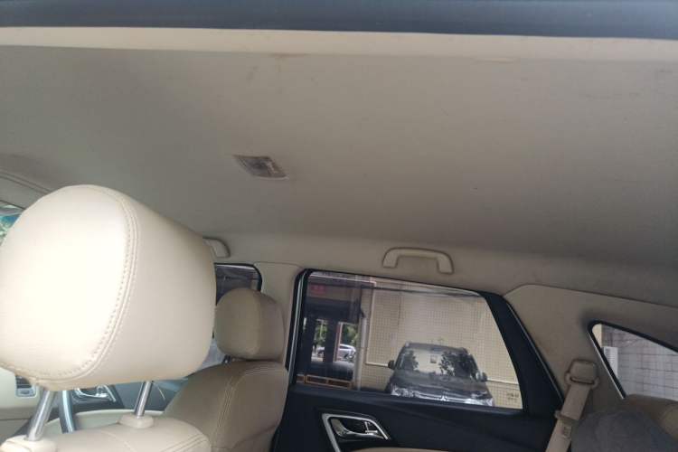 Used JMC Yusheng S350 2013 2.4T Automatic 2WD Diesel Ultra-Luxury 5-Seater Headliner