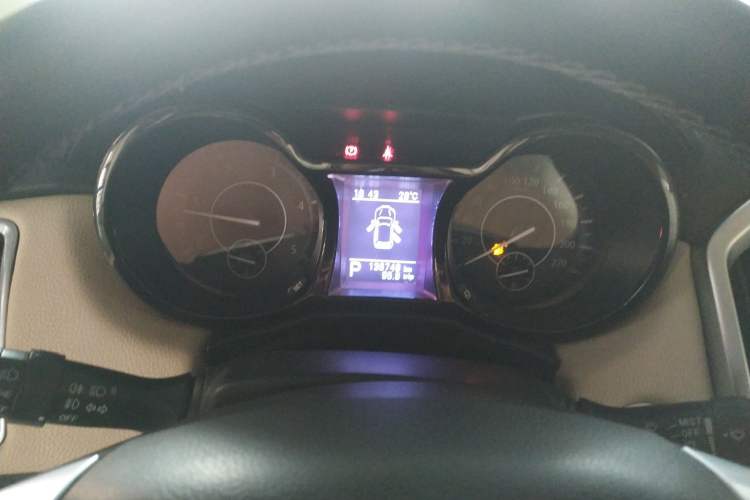 Used JMC Yusheng S350 2013 2.4T Automatic 2WD Diesel Ultra-Luxury 5-Seater Instrument Cluster