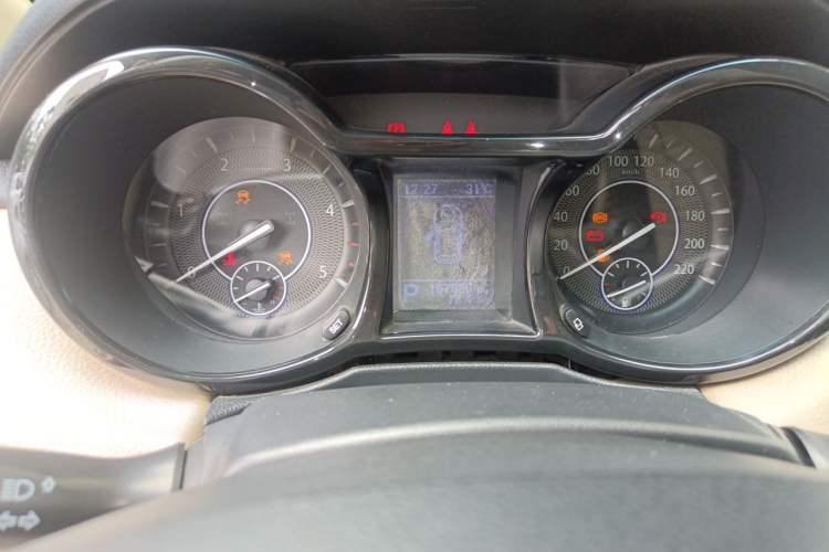 Used JMC Yusheng S350 2013 2.4T Automatic 2WD Diesel Ultra-Luxury 5-Seater Instrument Cluster
