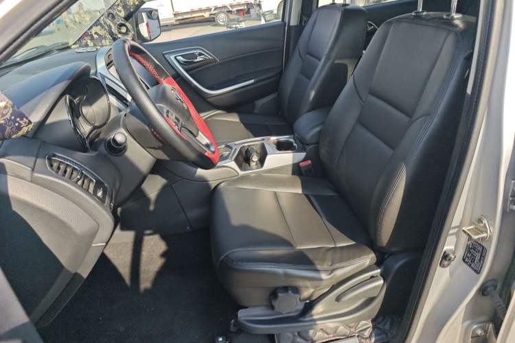 Used JMC Yusheng S350 2013 2.4T Automatic 2WD Diesel Luxury Edition 5 Seats Left Front Seat