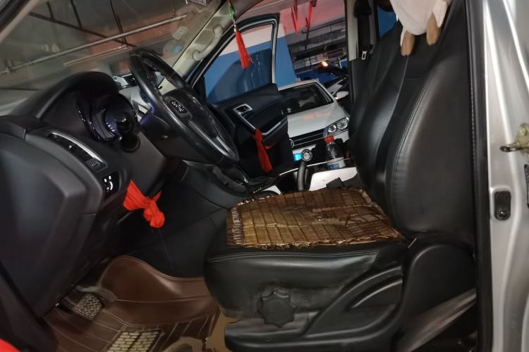 Used JMC Yusheng S350 2013 2.4T Automatic 2WD Diesel Luxury Edition 5 Seats Left Front Seat