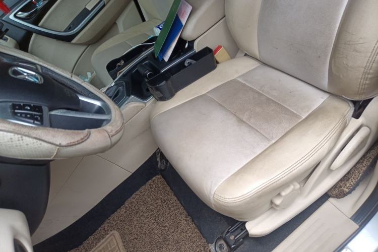 Used JMC Yusheng S350 2013 2.4T Automatic 2WD Diesel Ultra-Luxury 5-Seater Left Front Seat