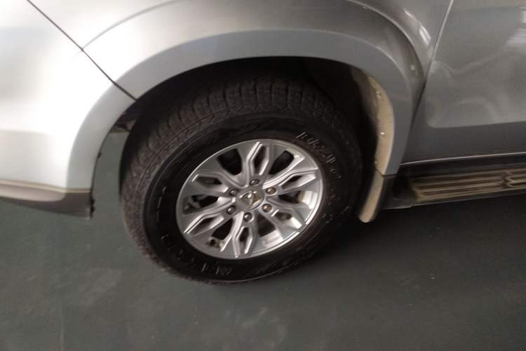 Used JMC Yusheng S350 2013 2.4T Automatic 2WD Diesel Ultra-Luxury 5-Seater Left Front Wheel Hub