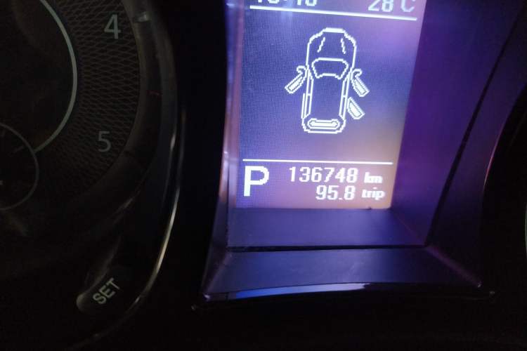 Used JMC Yusheng S350 2013 2.4T Automatic 2WD Diesel Ultra-Luxury 5-Seater Odometer Close Up