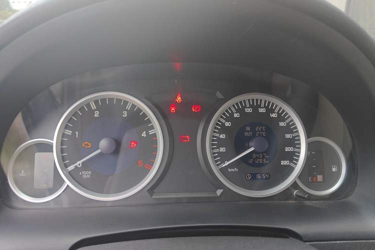 Used JMC Yusheng S350 2013 2.4T Two-Wheel-Drive Special Edition Odometer Close Up