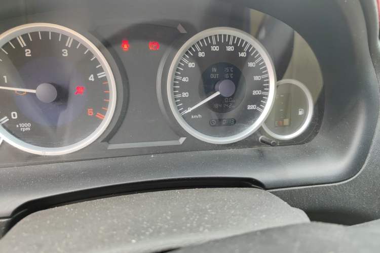 Used JMC Yusheng S350 2013 2.4T Two-Wheel-Drive Special Edition Odometer Close Up