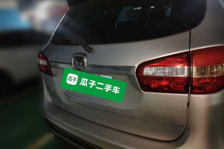 Used JMC Yusheng S350 2013 2.4T Automatic 2WD Diesel Luxury Edition 5 Seats Rear