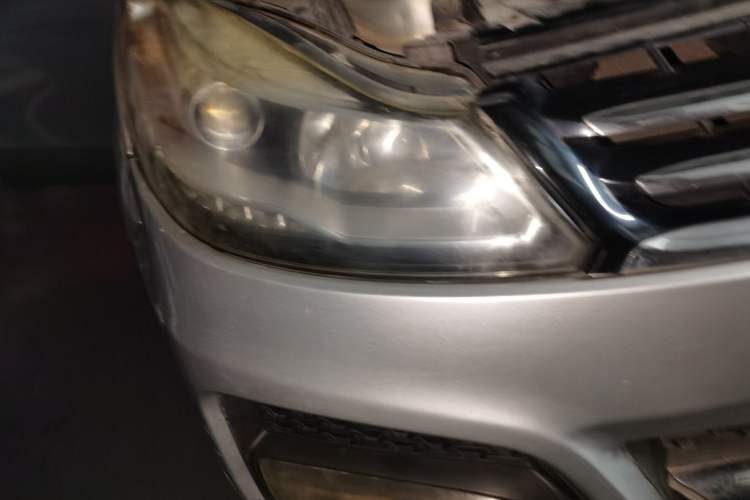 Used JMC Yusheng S350 2013 2.4T Automatic 2WD Diesel Luxury Edition 5 Seats Right Front Headlight