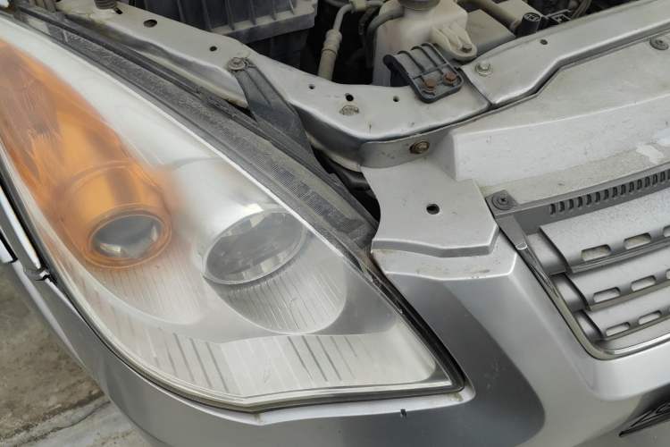 Used JMC Yusheng S350 2013 2.4T Two-Wheel-Drive Special Edition Right Front Headlight