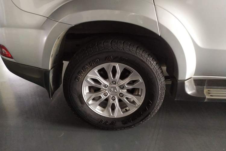 Used JMC Yusheng S350 2013 2.4T Automatic 2WD Diesel Ultra-Luxury 5-Seater Right Rear Wheel Hub