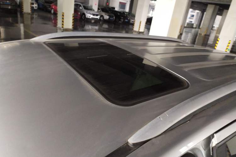 Used JMC Yusheng S350 2013 2.4T Automatic 2WD Diesel Ultra-Luxury 5-Seater Roof