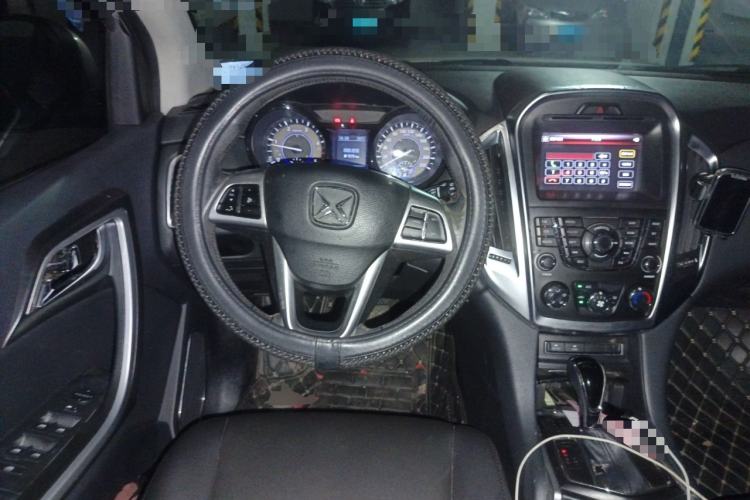 Used JMC Yusheng S350 2013 2.4T Automatic 2WD Diesel Ultra-Luxury 5-Seater Steering Wheel
