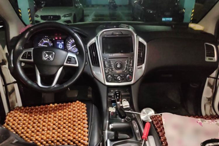 Used JMC Yusheng S350 2013 2.4T Automatic 2WD Diesel Luxury 7-Seater Center Console