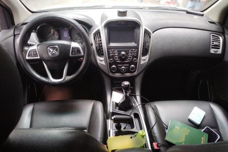 Used JMC Yusheng S350 2013 2.4T Manual 4x4 Diesel Luxury Edition 5 Seats Center Console